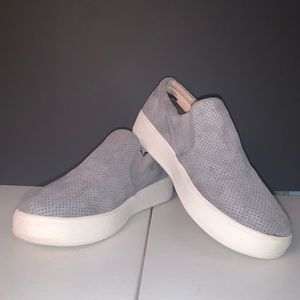 Steve Madden casual women’s slip on shoe/Size 9/Grey+White/Good condition